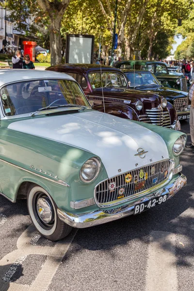 Lisboa, Portugal - 24 de septiembre de 2017: Salón de coches Reto en la calle o —  Fotos de Stock