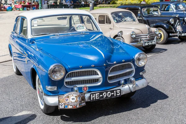 Lisboa, Portugal - 24 de setembro de 2017: Reto show de carros na rua o — Fotografia de Stock