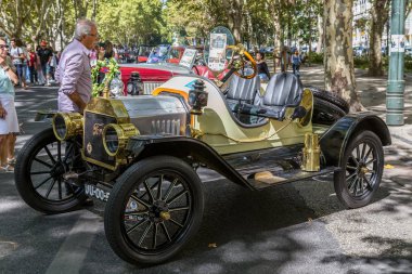 Lisbon, Portekiz - 24 Eylül 2017: Reto otomobil sokak o