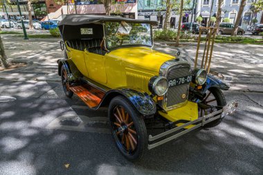 Lisbon, Portekiz - 24 Eylül 2017: Reto otomobil sokak o