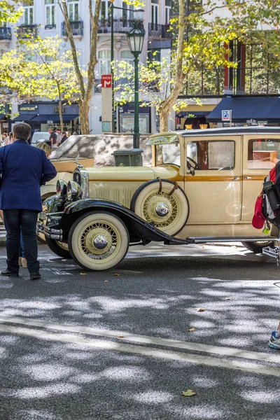 Lisbon, Portekiz - 24 Eylül 2017: Reto otomobil sokak o
