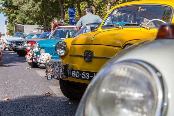 Lisbon, Portugal - september 24, 2017: Reto car show on street o — Stock Photo, Image