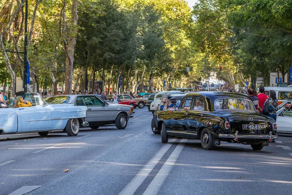 Lisbon, Portekiz - 24 Eylül 2017: Reto otomobil sokak o