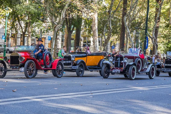 Lisbon, Portekiz - 24 Eylül 2017: Reto otomobil sokak o