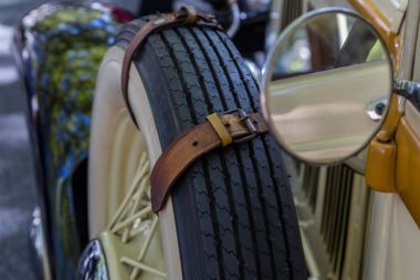 Ayrıntılar reto otomobil sokakta şehrin