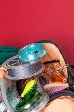 renk arka plan üzerinde farklı Balık tutma ele