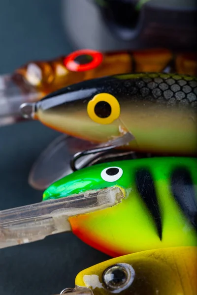 釣りのルアーを閉じる Wobbler Reel Fishing Line Bright Color — ストック写真