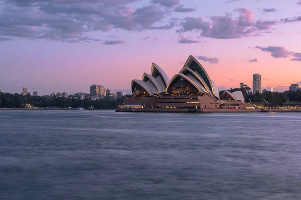 Sydney Opera House Sydney Australia al atardecer . — Foto de Stock