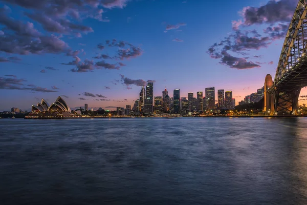 Port de Sydney la nuit vue de Milsons Point à North Sydney Australie . — Photo