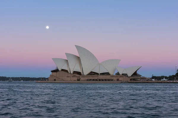 Puerto de Sydney al atardecer visto desde Milsons Point en el norte de Sydney Australia . — Foto de Stock