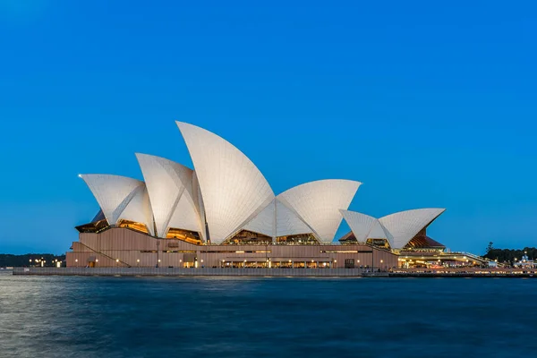 Puerto de Sydney al atardecer visto desde Milsons Point en el norte de Sydney Australia . — Foto de Stock