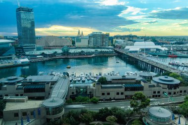 Darling Harbour Sydney Avustralya gün batımında