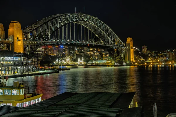 Gece nda dairesel Quay Sydney Avustralya — Stok fotoğraf