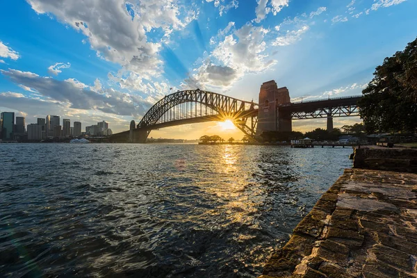Vue de Sydney Opera House And Harbour Bridge Sydney Australie au coucher du soleil . — Photo