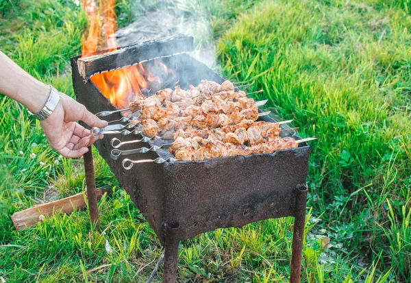 Shish kebab is fried on coals — Stock Photo, Image