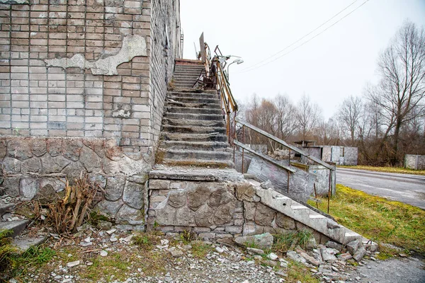 Gamla övergivna byggnaden — Stockfoto