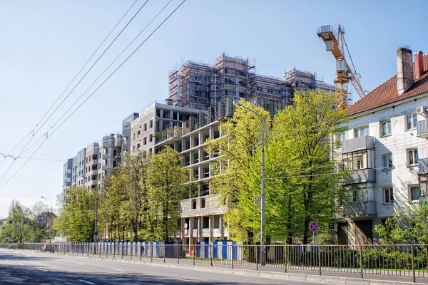 Construction of a multi-storey residential building — Stock Photo, Image