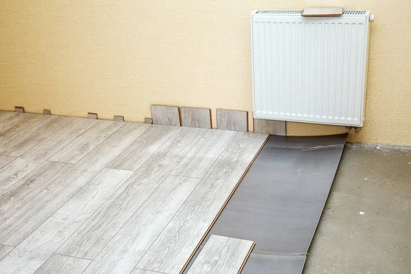 Laminate boards prepared for laying on the floor — Stock Photo, Image
