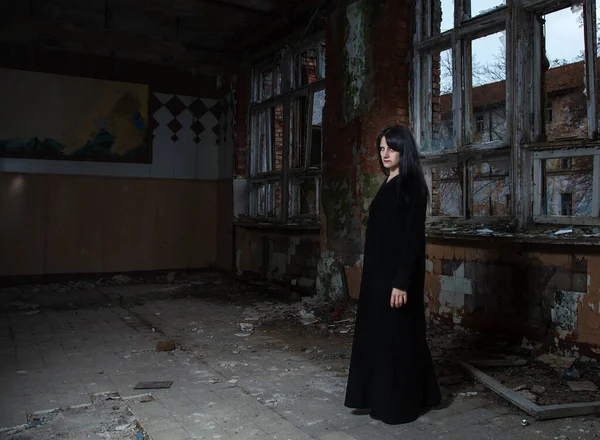 Gothic Brunette Woman Standing Large Empty Hall Window Dark Gloomy — Stock Photo, Image