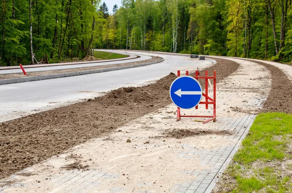 Construção Uma Nova Estrada Moderna Livre Dia Ensolarado — Fotografia de Stock