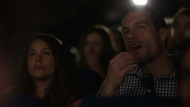 Adam kız arkadaşı mahçup yapma