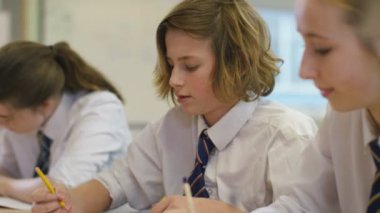 çalışma masaları öğrencilerin