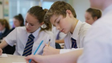 çalışma masaları öğrenciler