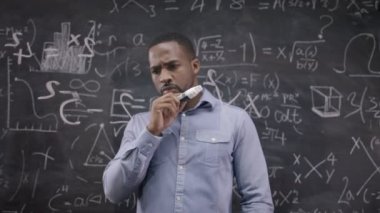 Akademik adam matematik formülleri yazma