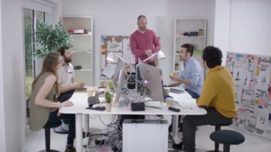 Casual yaratıcı iş takım