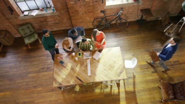 Equipo empresarial creativo en una reunión — Vídeos de Stock