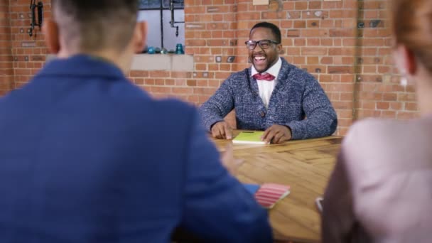 Man having job interview — Αρχείο Βίντεο