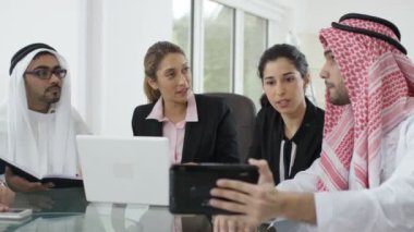 işadamları ile müzakere iş kadınları