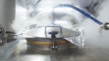 endüstriyel makine malzemeler kaynar