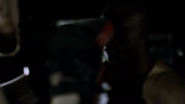 Formation de chasseur MMA avec partenaire 