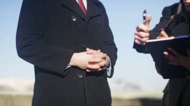 İşadamı veren canlı röportajı 
