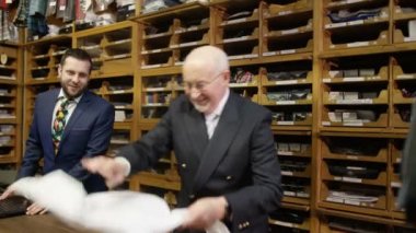 Esnaf erkek giyim mağazası 