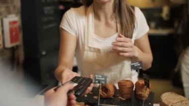 kafe işçi hizmet veren müşteri 