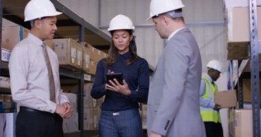 yönetim ekibi el sallamak 