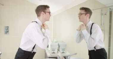 Çift düğün günü için hazırlanıyor