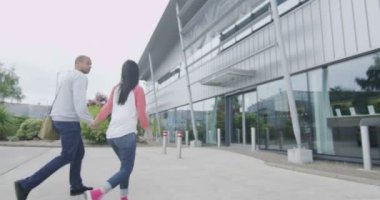 Çift elektronik mağazasından girme