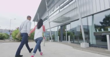 Çift elektronik mağazasından girme