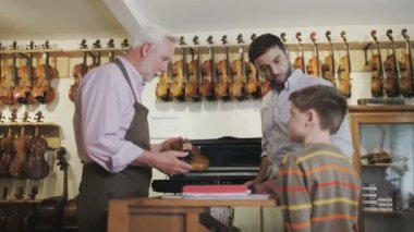 Baba ve oğul keman arıyorsunuz