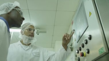 Bilim adamları ilaç araştırma fabrikası