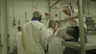 Bilim adamları ilaç araştırma fabrikası