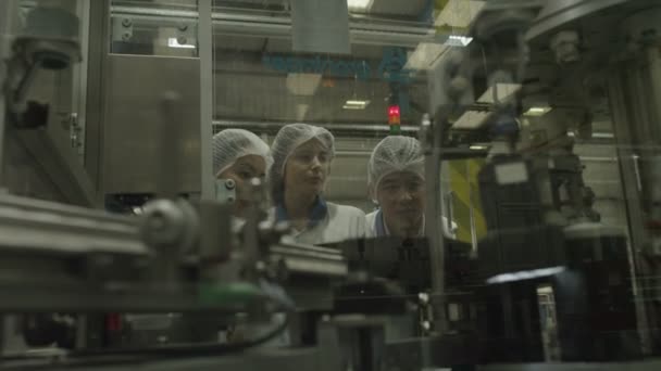 Fábrica de fabricação farmacêutica — Vídeo de Stock