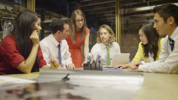 équipe d'affaires en réunion de planification 