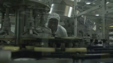 İlaç üretim fabrikası