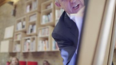  iş grubu işadamı için dinleme