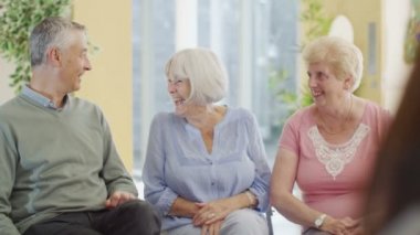 grup terapi seansı insanlarda