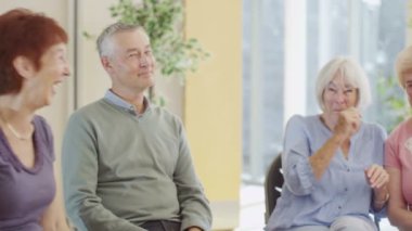 grup terapi seansı insanlarda